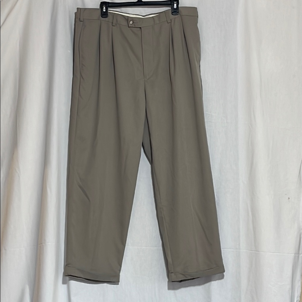 Men's Arrow Tan khaki pleated Dress Pants W40xL30
